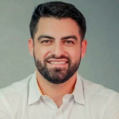 Dr. Igor Vinicius Feix, Cirurgião-Dentista · Implantodontia na Clivie em Santo Ângelo